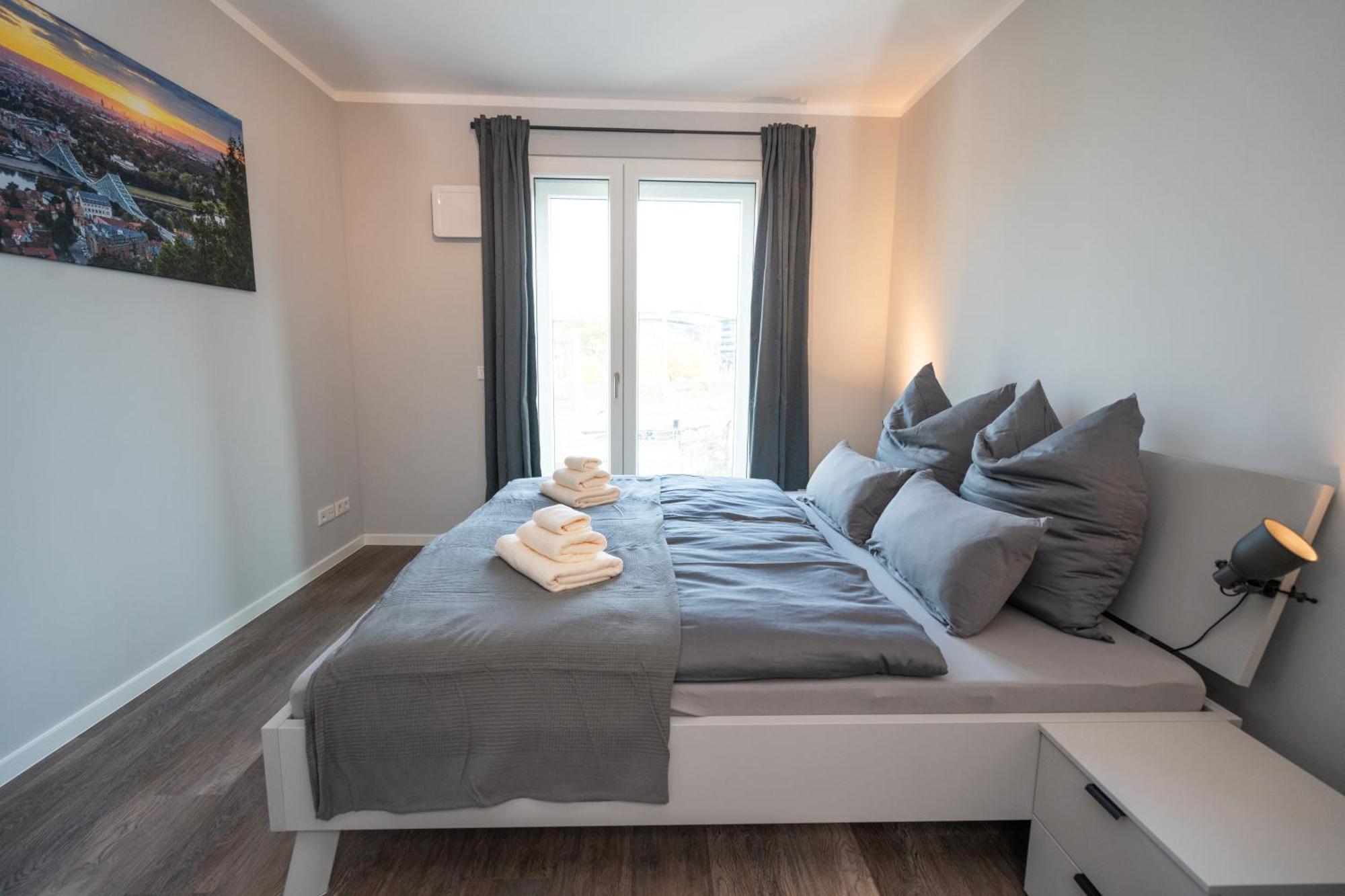 Cozy City Dream Apartment Mit Terrasse Und Parkplatz - 90M² Dresden Buitenkant foto